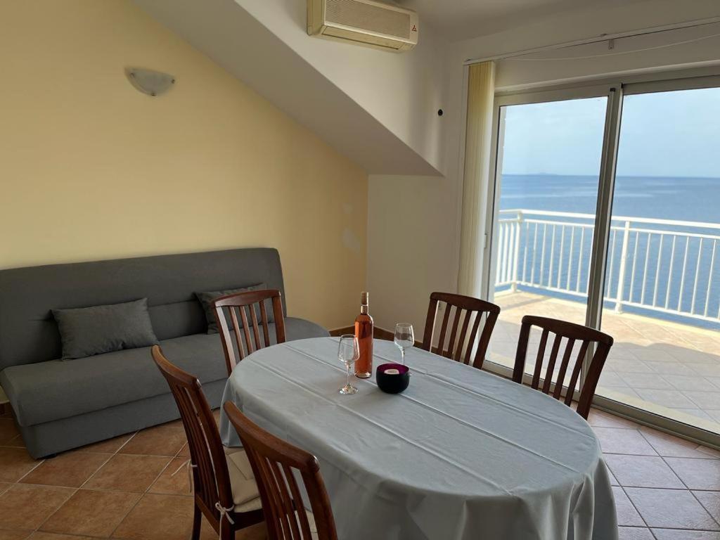 Tomic Apartment *